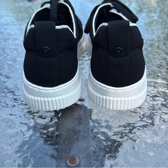 Sofft Faro Black Knit Sneaker and White Soles -size 11.
NWOT - Picture 5 of 8